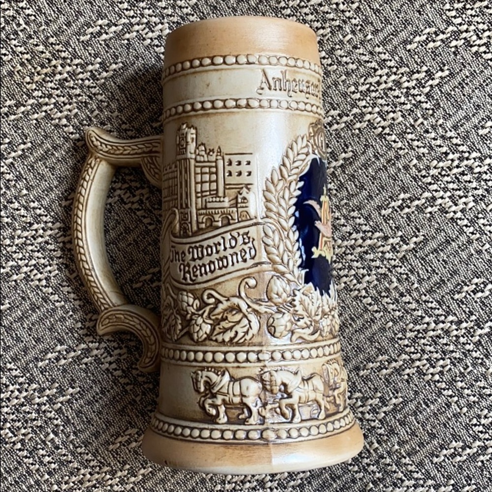 Anheuser-Busch tan glaze beer
